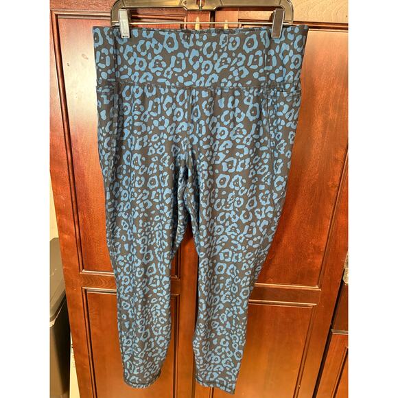 LIVI Pants - Livi Women's Black Teal Animal Print Leggings Size 18/20